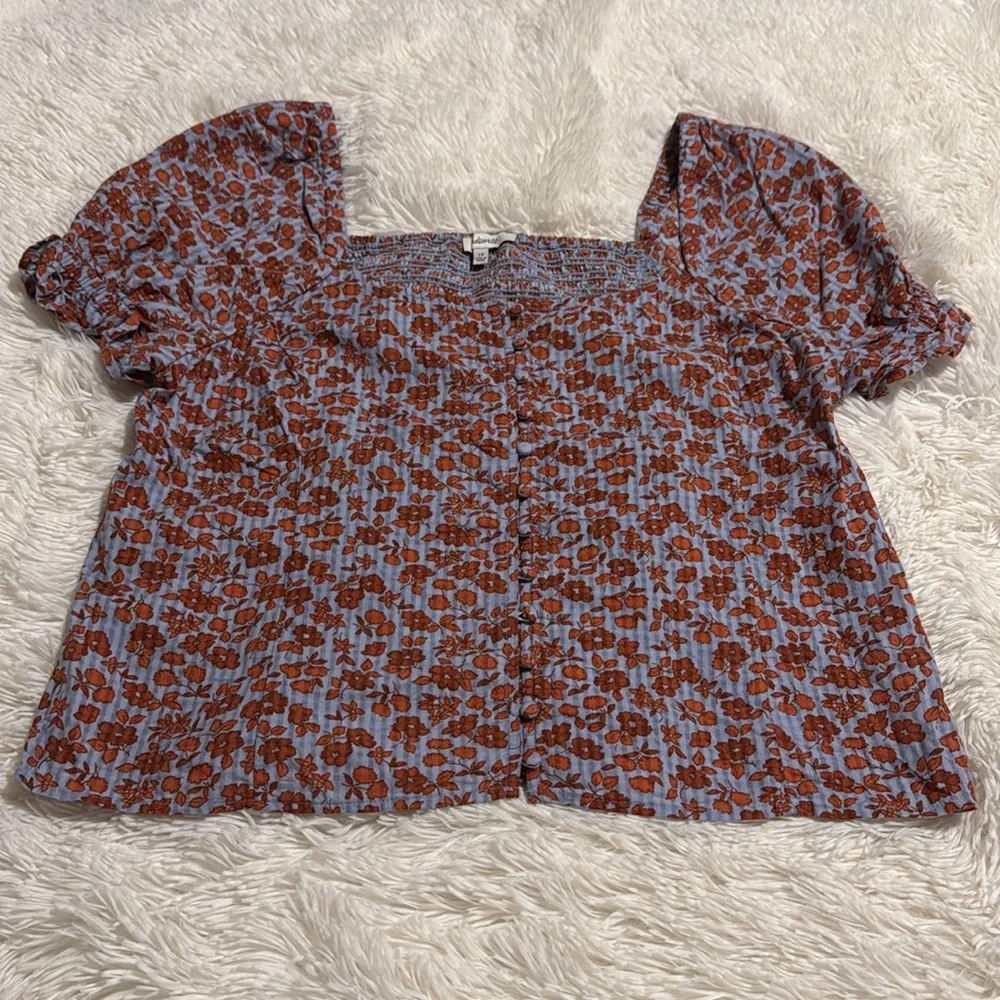 Madewell Button-Front Smocked-Back Top in Piccola Floral in Pale Dawn 10